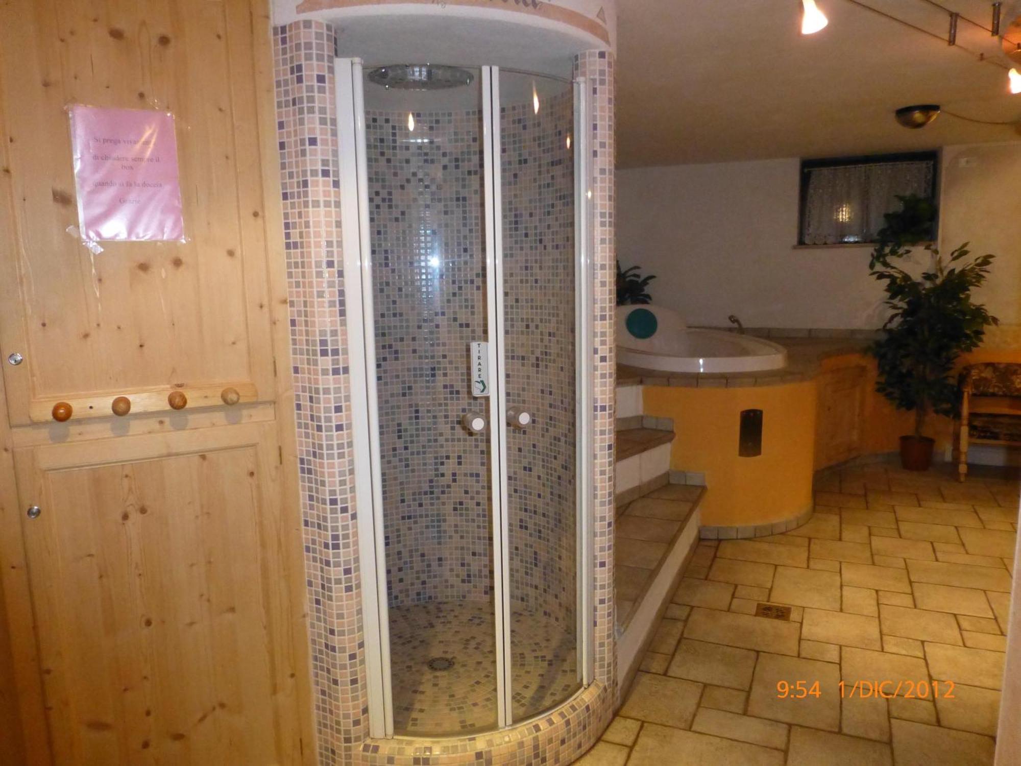 Hotel San Giovanni Vigo di Fassa Luaran gambar