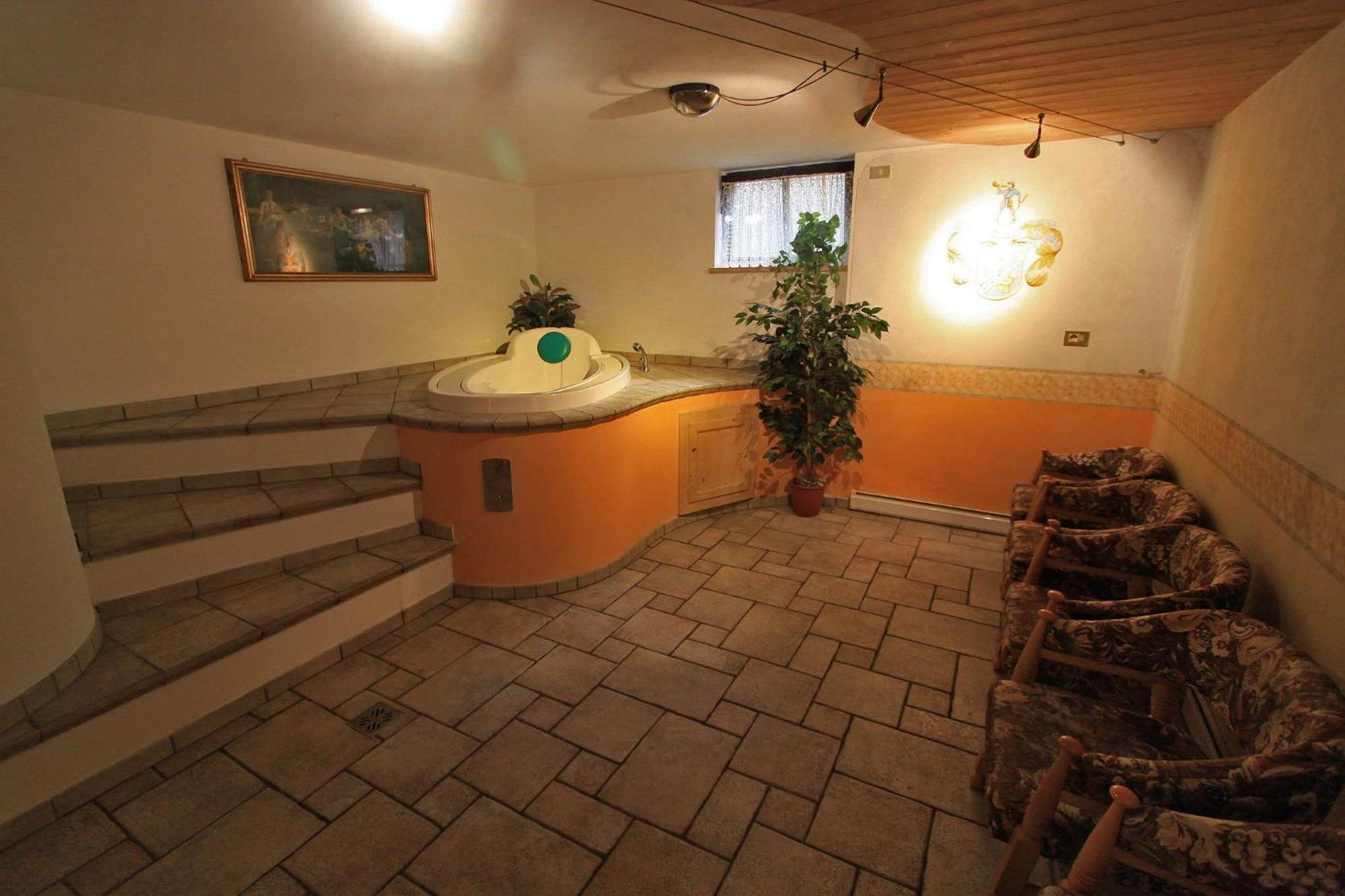 Hotel San Giovanni Vigo di Fassa Luaran gambar