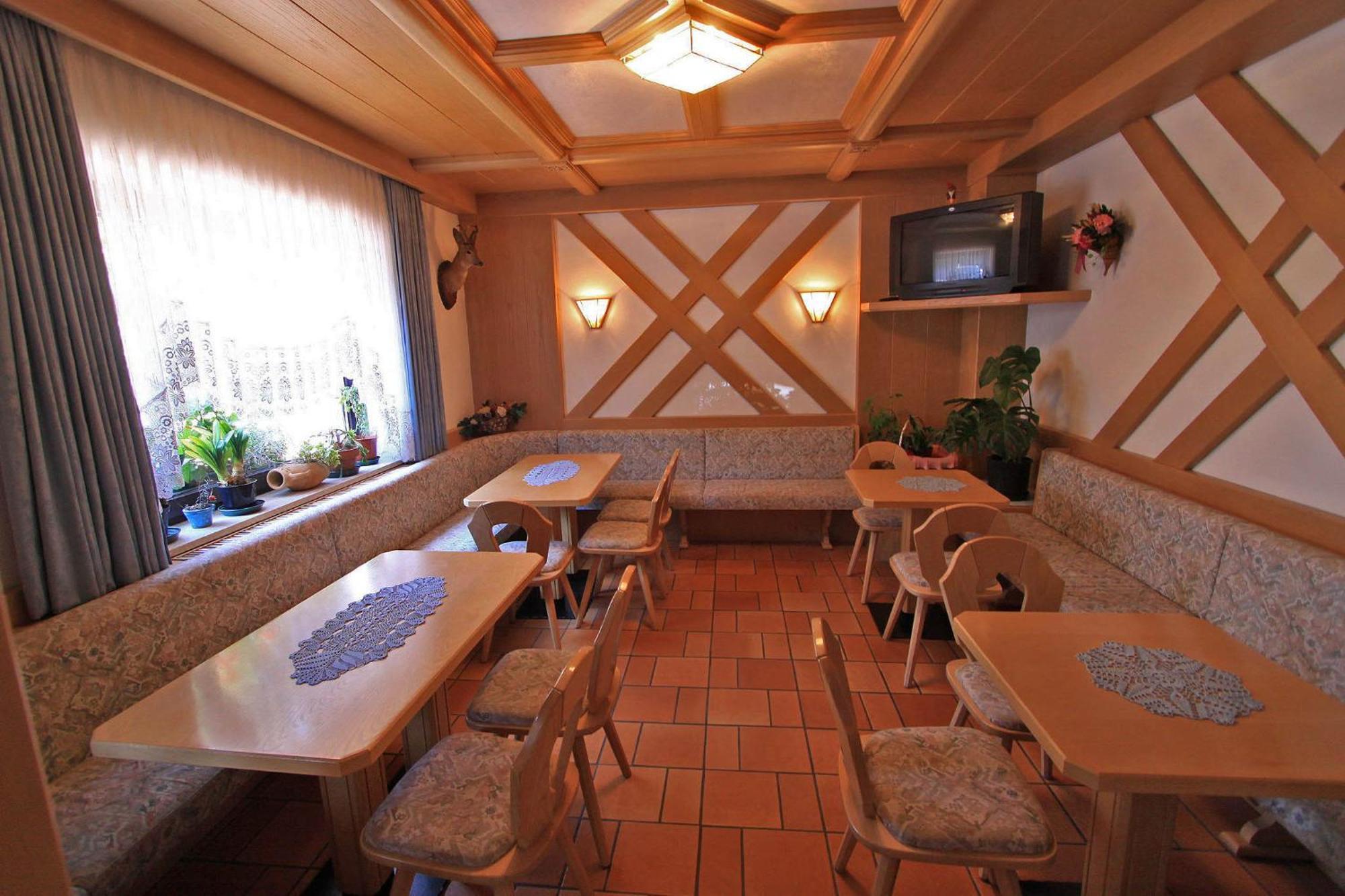 Hotel San Giovanni Vigo di Fassa Luaran gambar