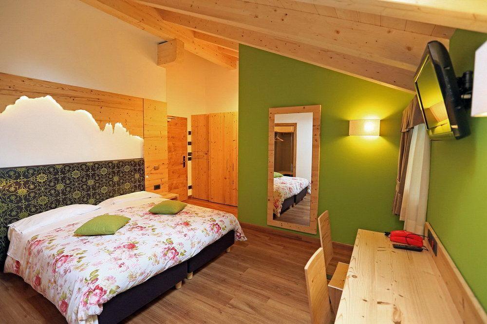 Hotel San Giovanni Vigo di Fassa Luaran gambar