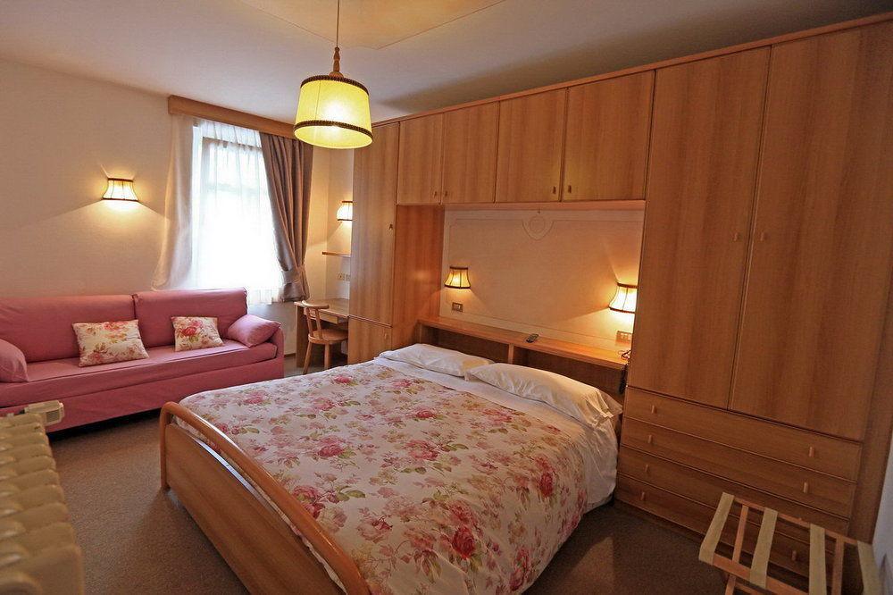 Hotel San Giovanni Vigo di Fassa Luaran gambar
