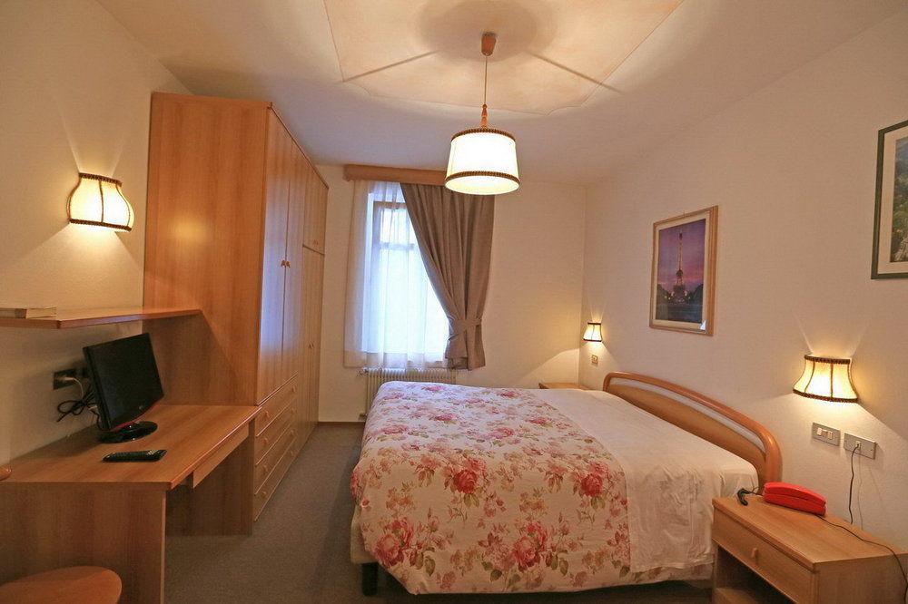 Hotel San Giovanni Vigo di Fassa Luaran gambar