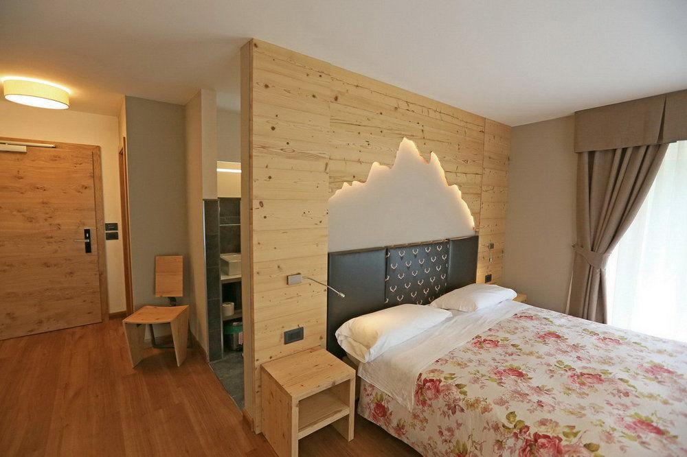 Hotel San Giovanni Vigo di Fassa Luaran gambar
