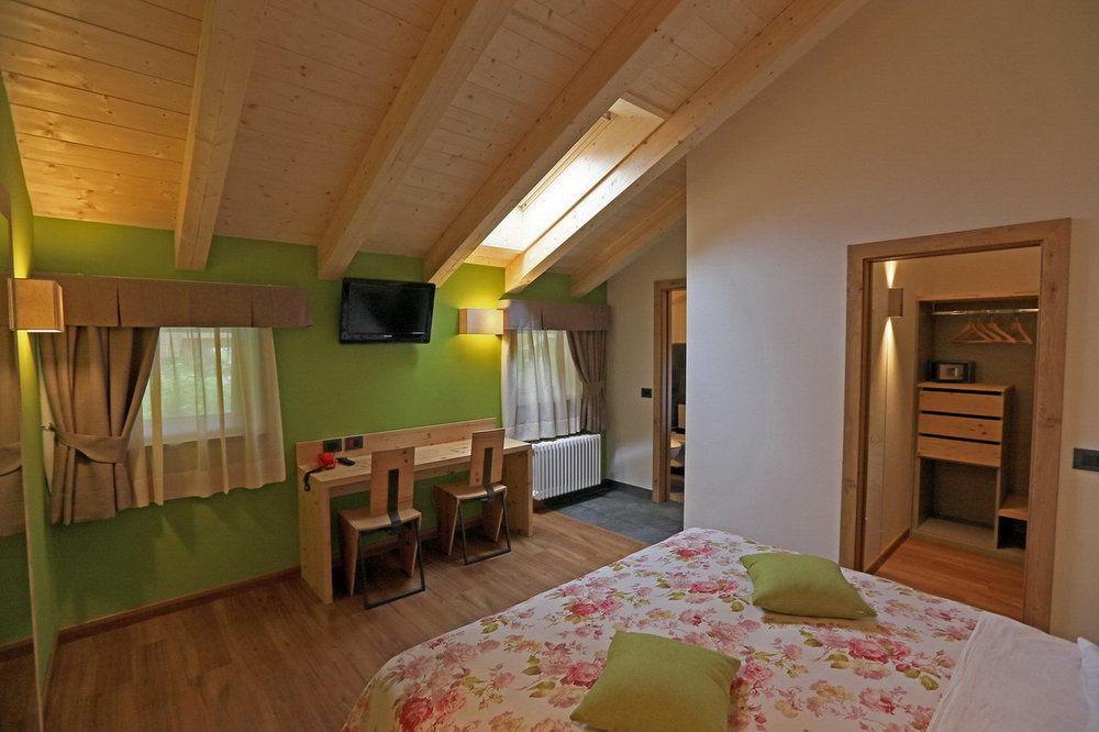 Hotel San Giovanni Vigo di Fassa Luaran gambar