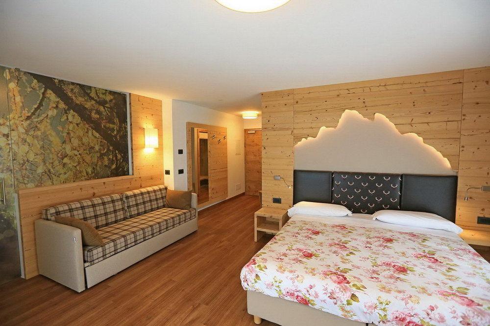 Hotel San Giovanni Vigo di Fassa Luaran gambar