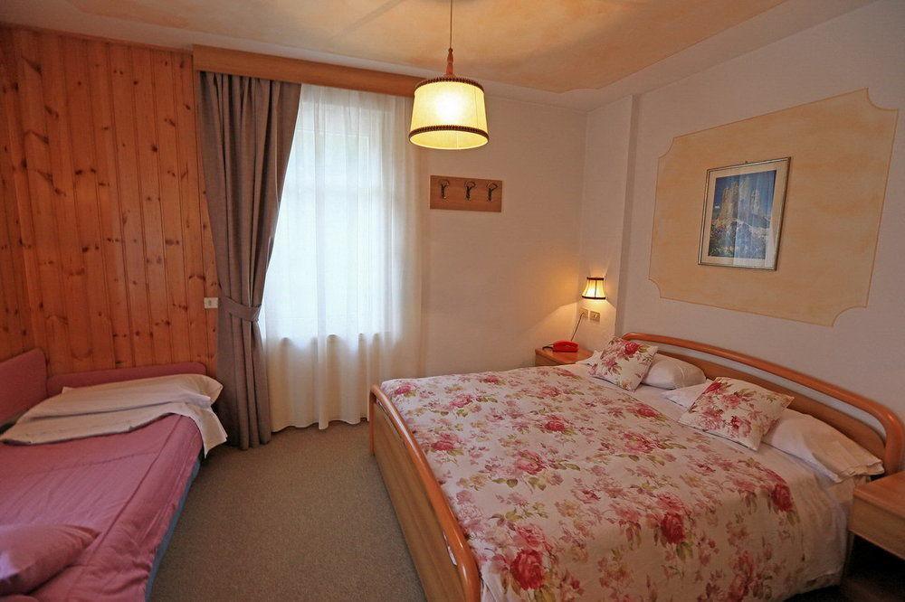 Hotel San Giovanni Vigo di Fassa Luaran gambar